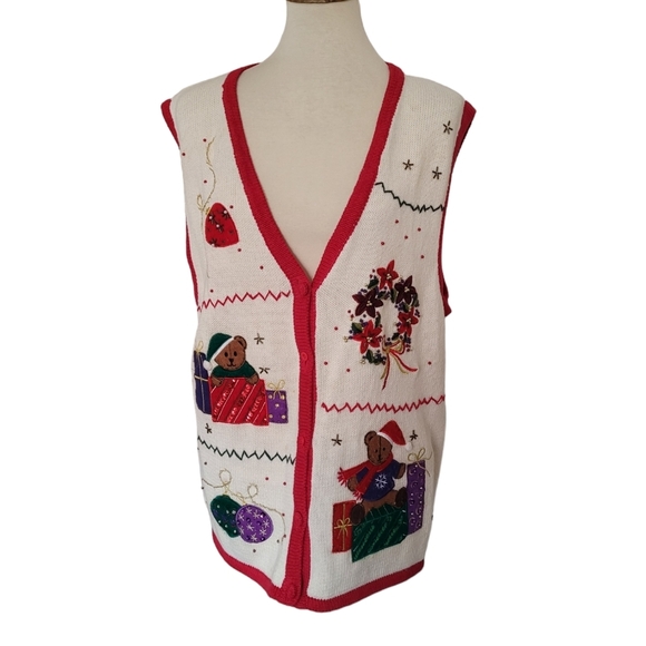 Bobbie Brooks Womens Christmas Sweater Vest Red Trim Bear Present‎ Wreath - Picture 2 of 8